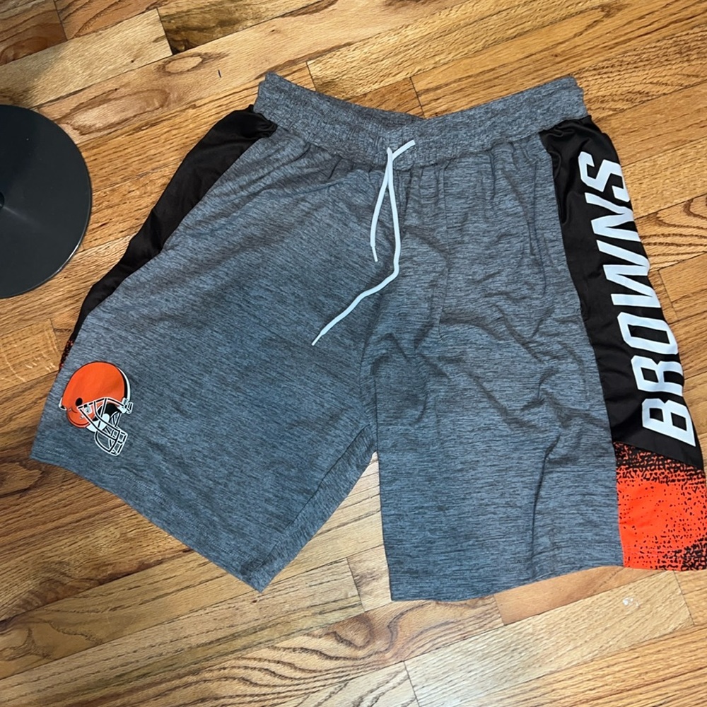Men’s Cleveland Browns NFL‎ team apparel shorts, size medium